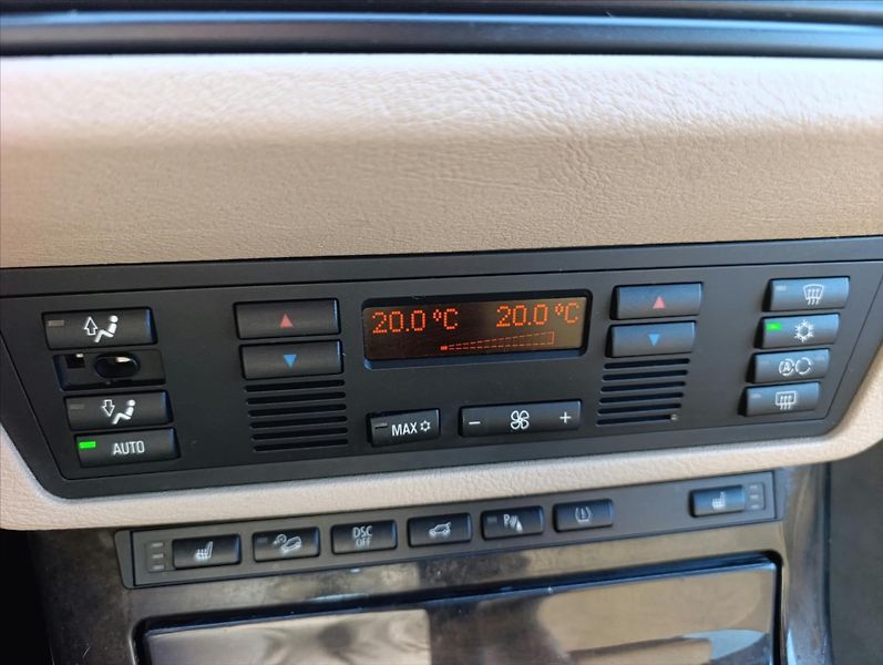 BMW X5 3,0 d 4x4 Automat Kůže Tažné - fotka 18 z 35