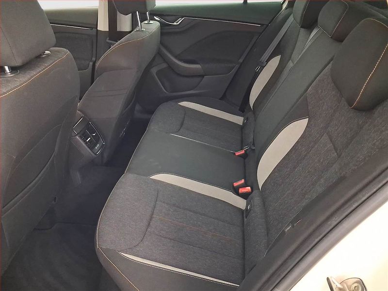 Škoda Kamiq (2019) 1.0 TSI, Automat, Tempomat - fotka 10 z 20