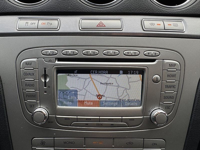 Ford S-MAX (2009) 2.0TDCi Navi 7Míst Tažné Z. - fotka 14 z 45