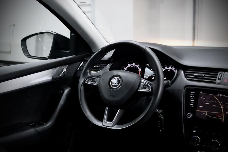 Škoda Octavia 3 FL Combi 1.4 TSI 110 kW - fotka 15 z 35