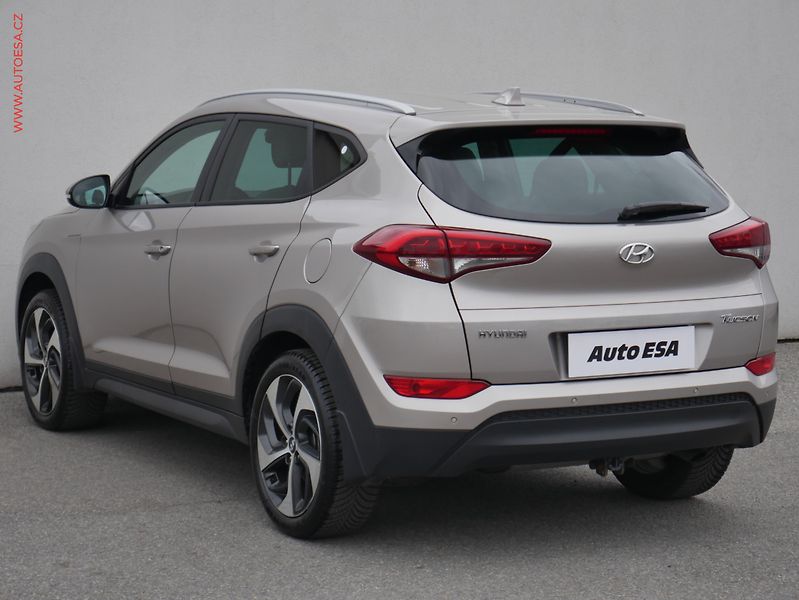 Hyundai Tucson (2015) 1.7 CRDi, ČR, AC, výhřev sed. - fotka 6 z 23