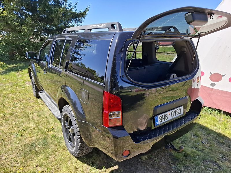 Nissan Pathfinder (2008) - fotka 5 z 21