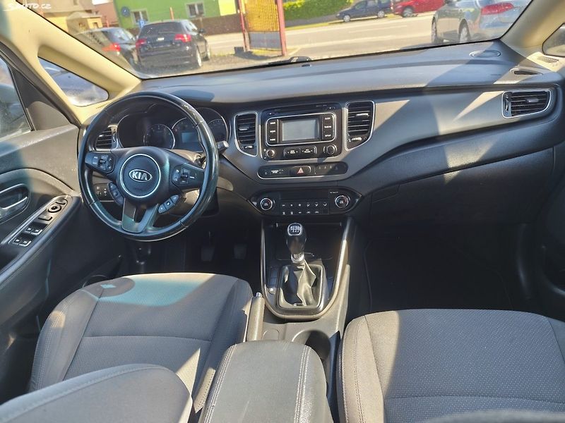 Kia Carens (2013) - fotka 21 z 33