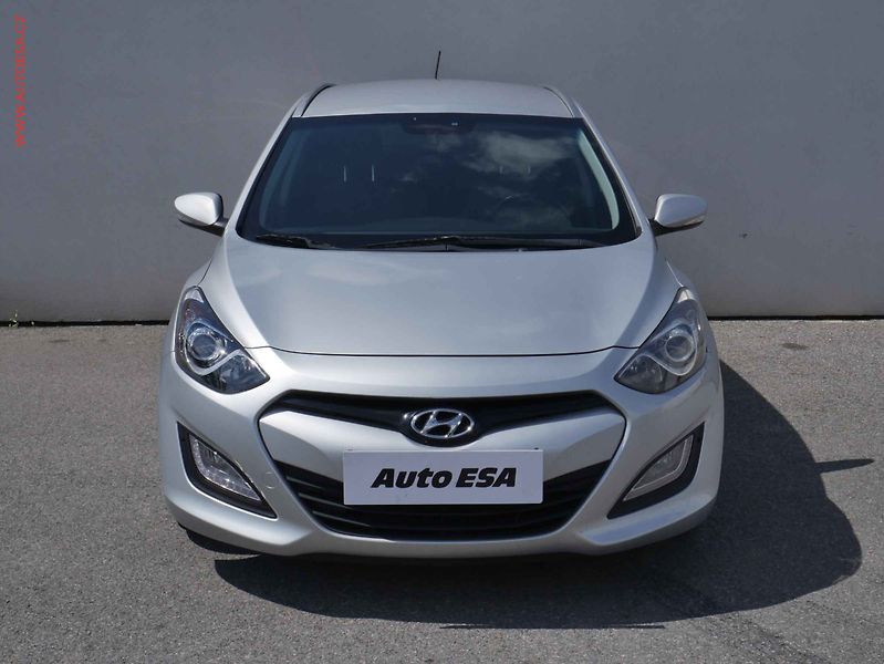 Hyundai i30 (2013) 1.6 CRDi, Klima, temp - fotka 2 z 14