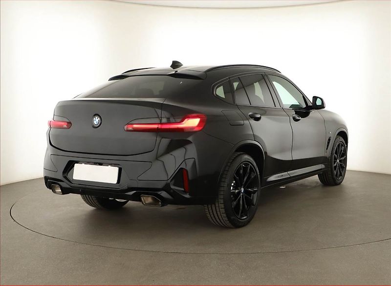 BMW X4 (2024) xDrive20d - fotka 5 z 21