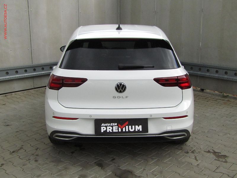 Volkswagen Golf (2020) 1.5 TSi, Style, LED, navi - fotka 5 z 22