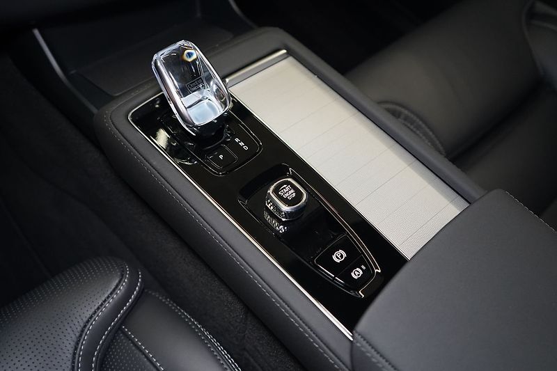 Volvo XC90 T8 PLUS Black Edition, Vzduch - fotka 40 z 50