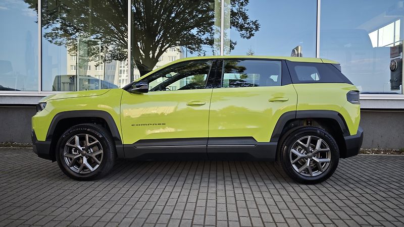 Jeep Compass (2026) Altitude hybrid 145PS automat  - fotka 6 z 25