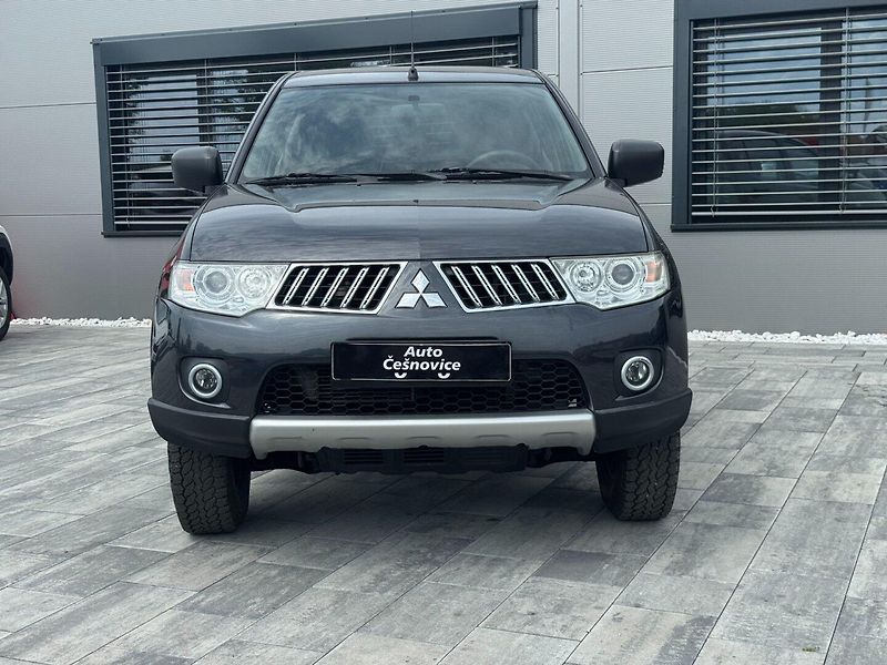 Mitsubishi L200 (2011) 2.5 DI-D 100KW 4WD HARDTOP - fotka 2 z 29