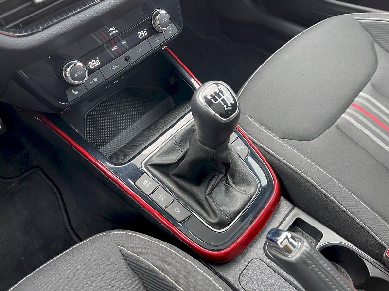 Škoda Fabia (2024) 1.0 TSI 81kW Monte Carlo - fotka 12 z 34