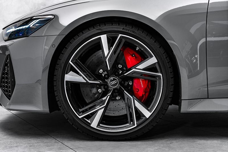 Audi RS 6 Avant Dynamic Plus Keramiky - fotka 2 z 26