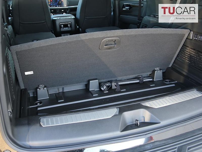 Chevrolet Tahoe High Country 6,2 V8 - fotka 13 z 48