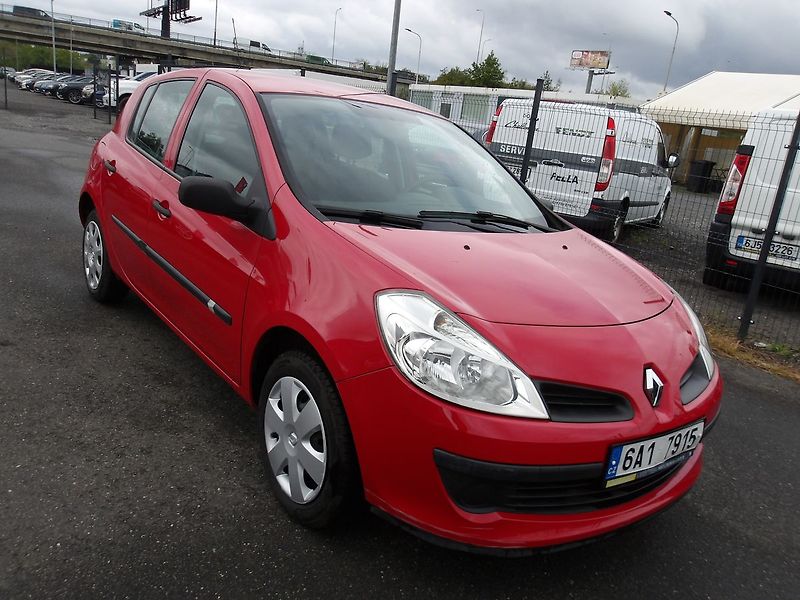 Renault Clio 1,2i ČR NAJ.62000 km !!! - fotka 4 z 31