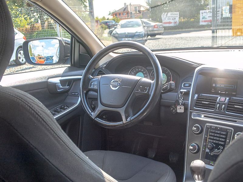 Volvo XC60 (2012) 2.0D 120KW man – KM CEBIA - fotka 12 z 39