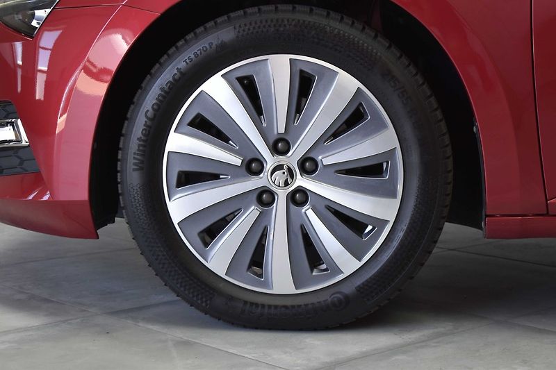 Škoda Superb 2.0 TDI 147kW STYLE*DPH*ČR 1.M - fotka 36 z 44