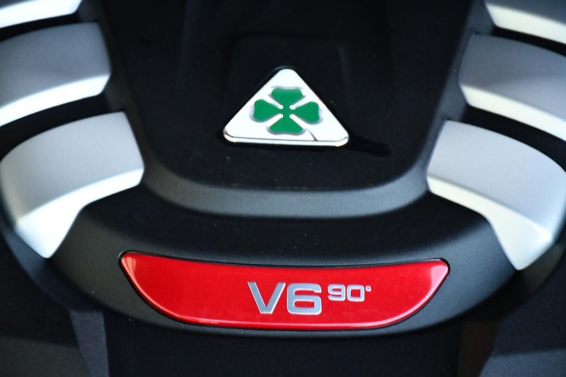 Alfa Romeo Stelvio 2.9V6 Bi-T.382 kW QUADRIFOGLIO - fotka 45 z 45