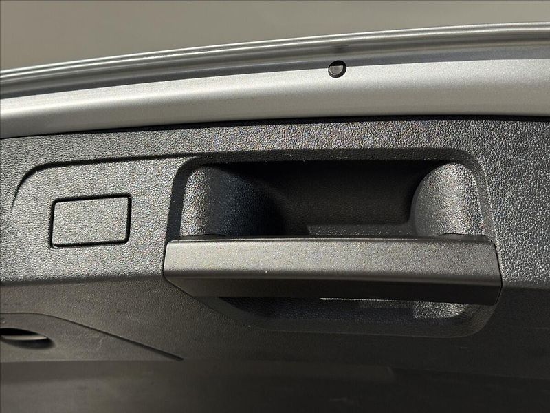 Volkswagen Touran 2,0 TDi  DSG Comfortline LED V - fotka 12 z 43