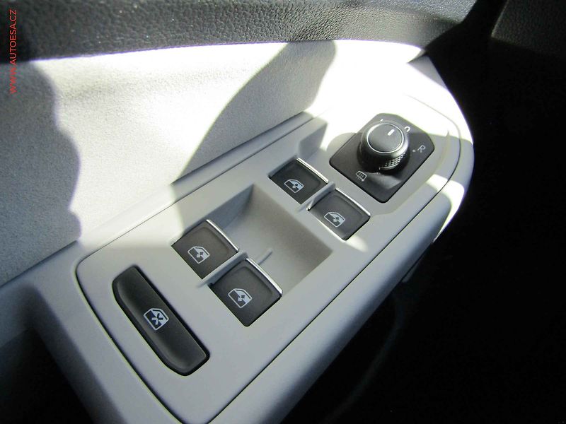 Volkswagen Golf (2022) 1.6TDi, LED, DSG - fotka 14 z 21