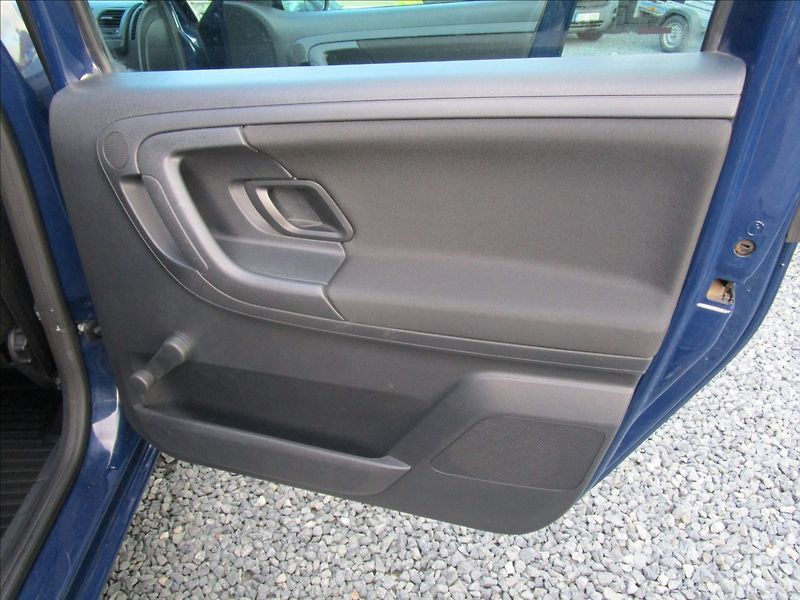 Škoda Roomster 1.4i 16V Ambition, aut Klima - fotka 28 z 48