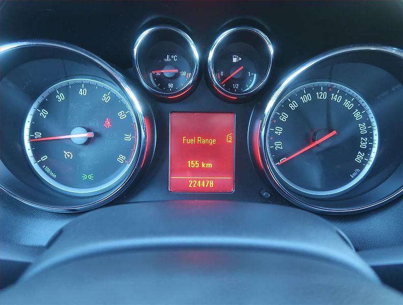 Opel Astra (2011) 1.4 T, po STK, pěkný stav - fotka 11 z 13