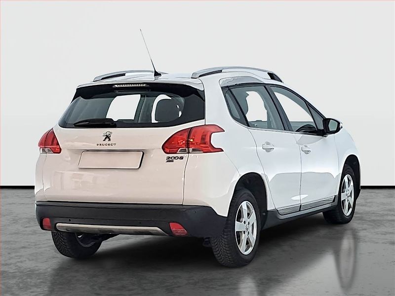 Peugeot 2008 (2014) 1.6 e-HDi, Automat, Tempomat - fotka 5 z 17