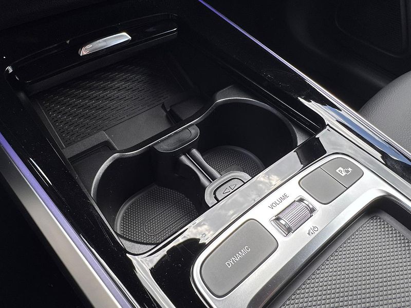 Mercedes-Benz GLB (2026) 200 d 4MATIC - fotka 16 z 24