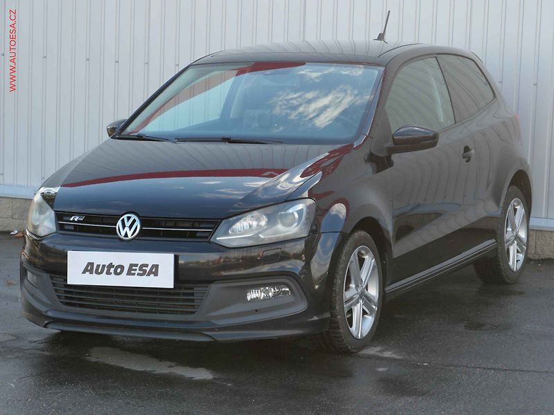 Volkswagen Polo (2012) 1.6 TDi, R-Line - fotka 3 z 21
