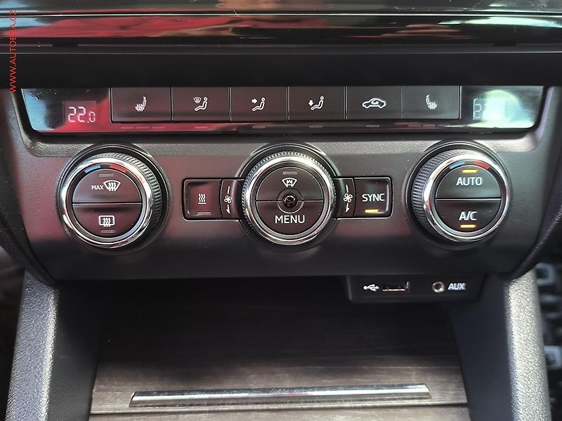 Škoda Octavia (2015) 2.0 TDi 4x4, Scout, DSG - fotka 18 z 28