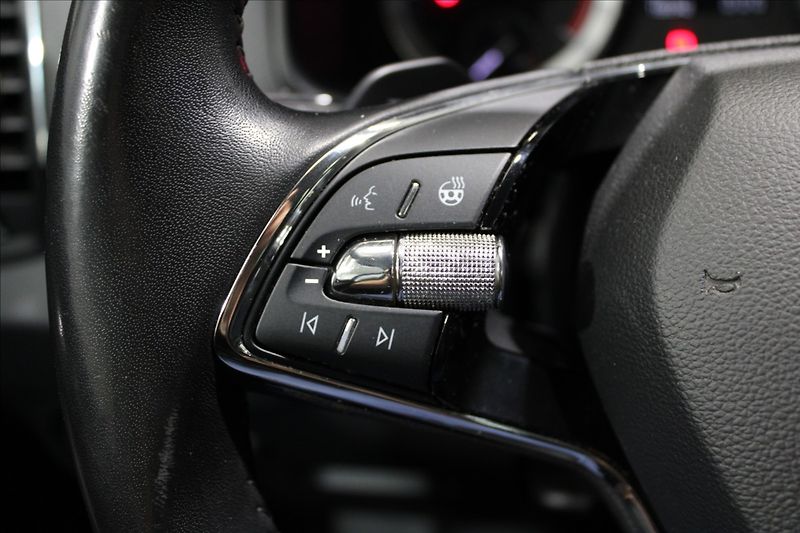 Škoda Karoq 2,0 TDI DSG 4x4 1.majitel CZ - fotka 18 z 34