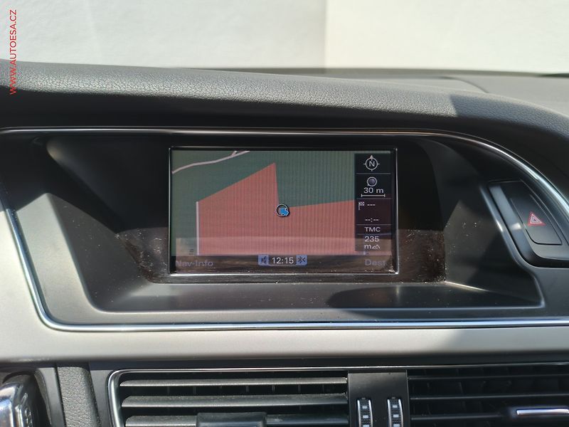 Audi A4 Allroad (2012) 3.0 TDi quattro, AT, bixen - fotka 12 z 20