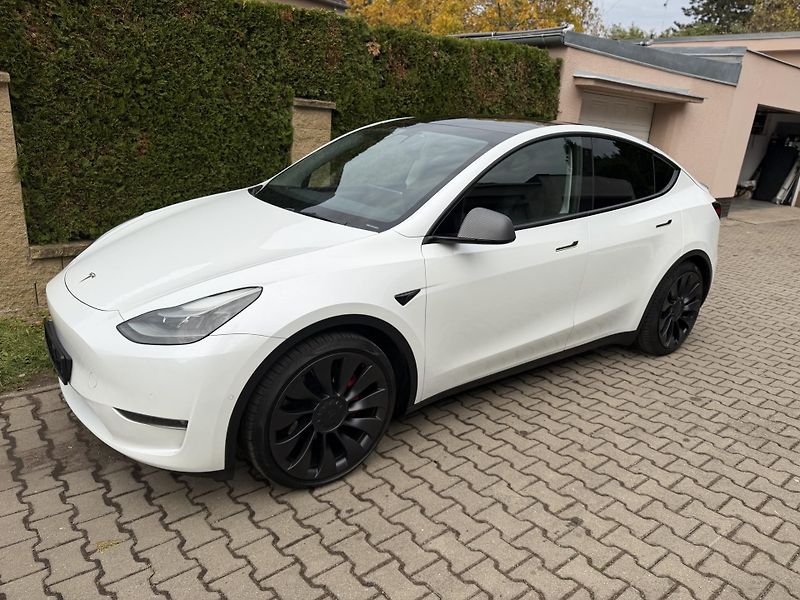 Tesla Model Y Performance-540PS-AWD-Berlín- - fotka 2 z 23