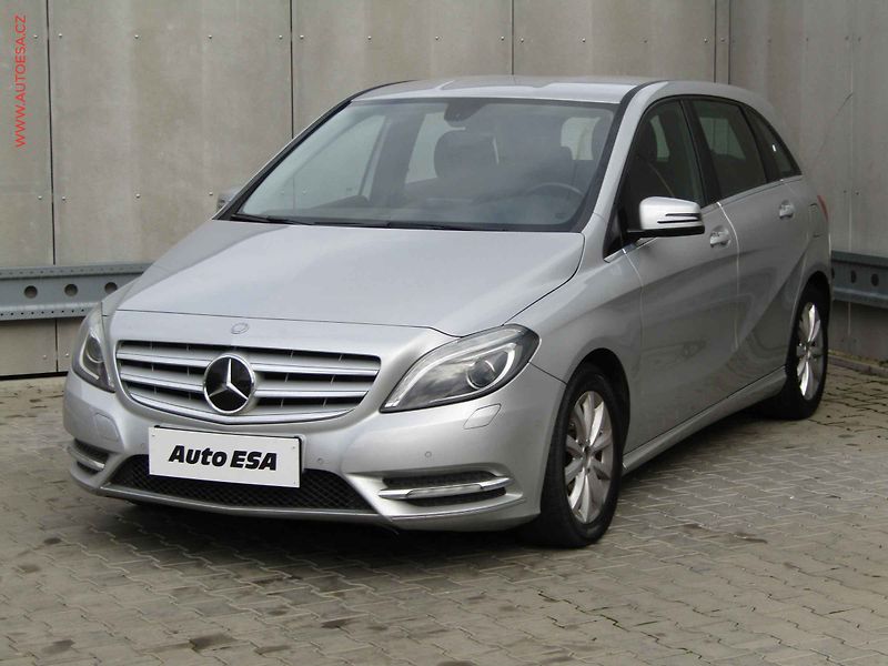Mercedes-Benz Třídy B (2012) 1.6i B200, AT, bixen, navi, - fotka 3 z 24