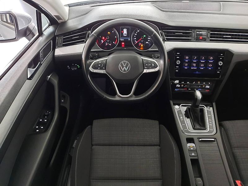 Volkswagen Passat Variant (2021) 2.0 TDI (110kW/150k) DSG, Busi - fotka 11 z 26