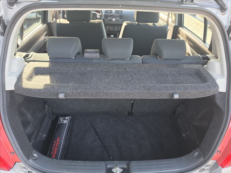 Suzuki Swift 1,3 i 67KW KLIMA ALU STK - fotka 22 z 44