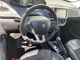 Peugeot 2008 (2016) 1.2PT, Allure, AT, navi - náhled 12