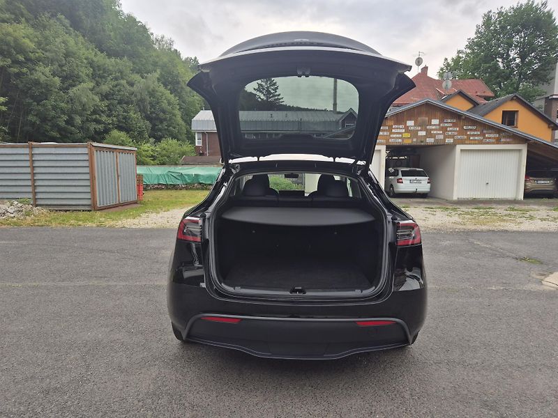 Tesla Model Y LONG RANGE DUAL MOTOR TZ 89 % - fotka 13 z 48