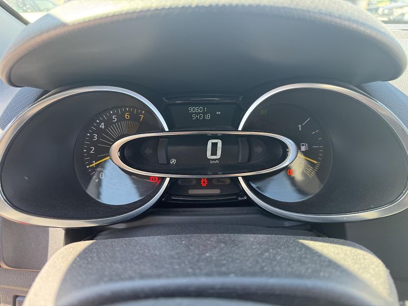 Renault Clio (2016) 0.9TCE,SERVISKA,1MAJITEL ČR - fotka 14 z 25