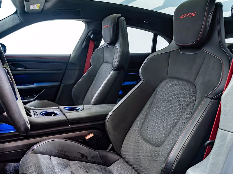 Porsche Taycan GTS Sport Turismo HuD 360 Inno - fotka 10 z 20
