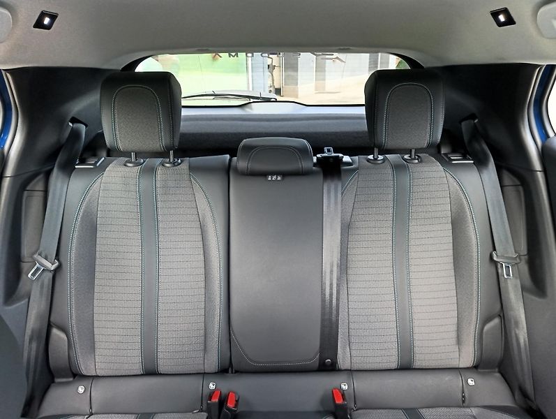 Peugeot 2008 (2021) e-AllurePack ELEKTRO 100 kW - fotka 19 z 21