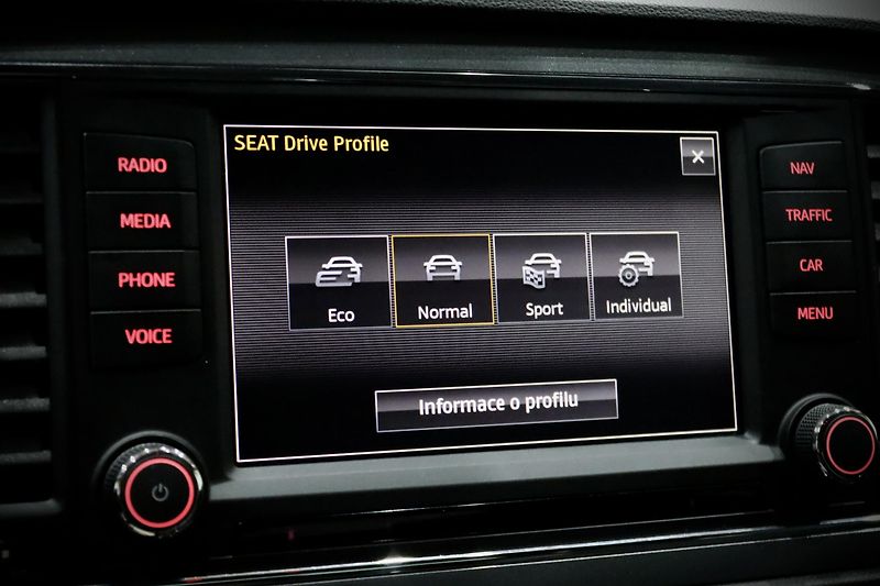 Seat Leon  1.4 TSI 92 kW FR - fotka 28 z 35