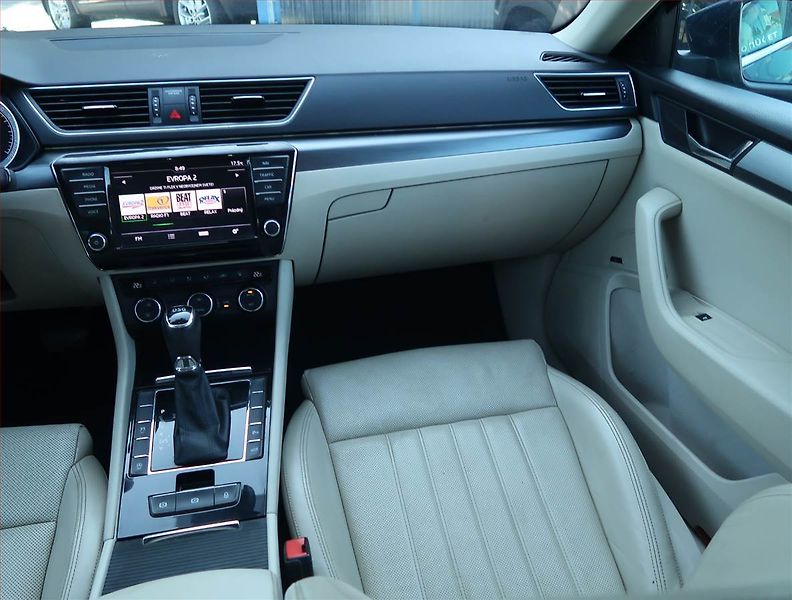 Škoda Superb (2016) Elegance 2.0 TSI, Automat - fotka 8 z 22