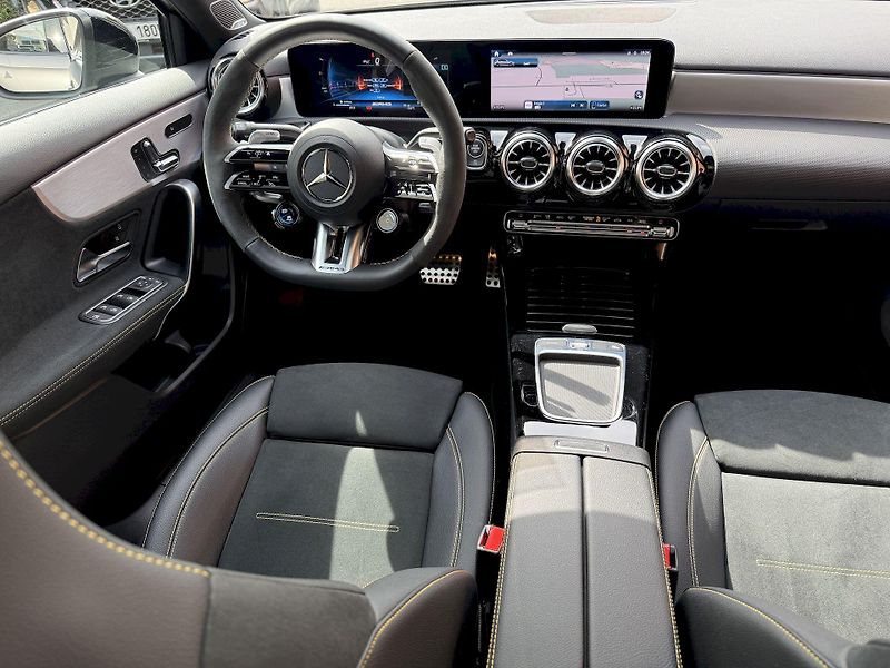 Mercedes-Benz Třídy A A45 AMG S 4Matic+ CZ Pano Gar+ - fotka 18 z 44