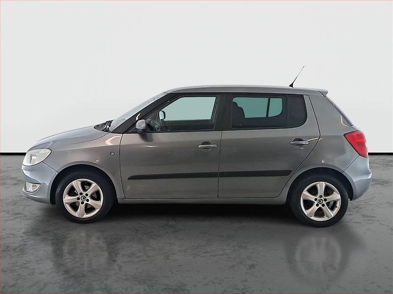 Škoda Fabia (2012) Ambiente 1.2 TSI, Serv.kniha - fotka 3 z 17