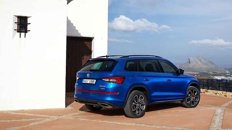 Vybírání vozu v showroomu Škoda Plus