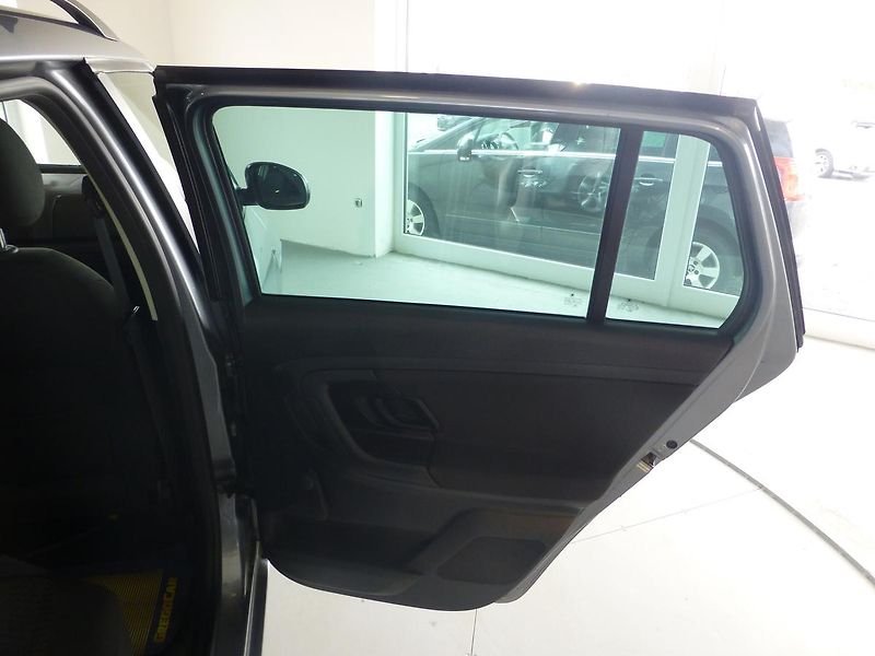 Škoda Fabia (2011) 1,2TSI**ALU KOLA**KLIMATIZACE* - fotka 18 z 21