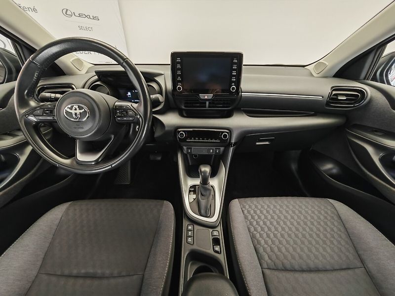 Toyota Yaris 1.5 Hybrid  Comfort Tech Style - fotka 16 z 39