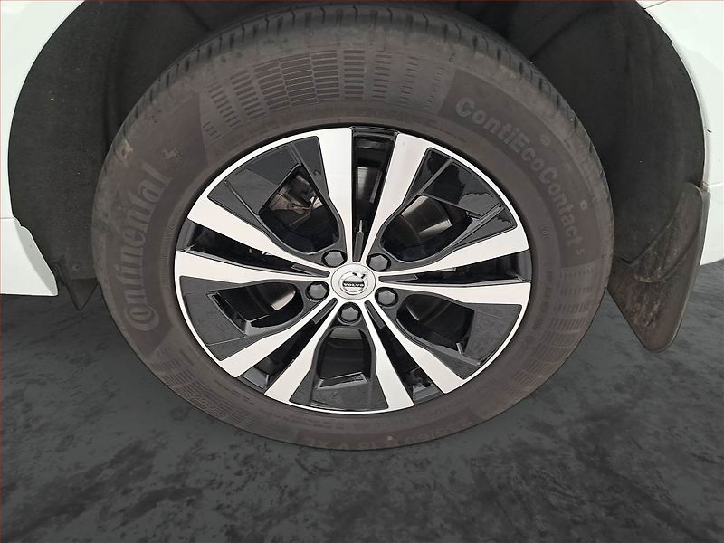 Volvo XC60 (2020) B4 AWD - fotka 15 z 18
