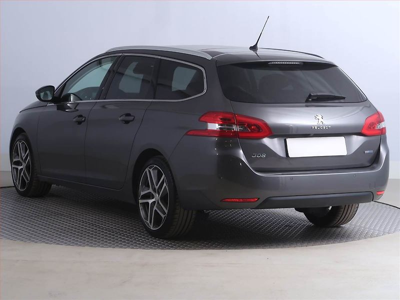 Peugeot 308 (2016) 2.0 BlueHDi, Navi, Tempomat - fotka 4 z 23