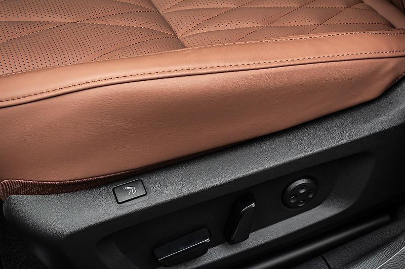 Mitsubishi Outlander (2025) 2,4 PHEV 4WD  Instyle+ - fotka 14 z 25