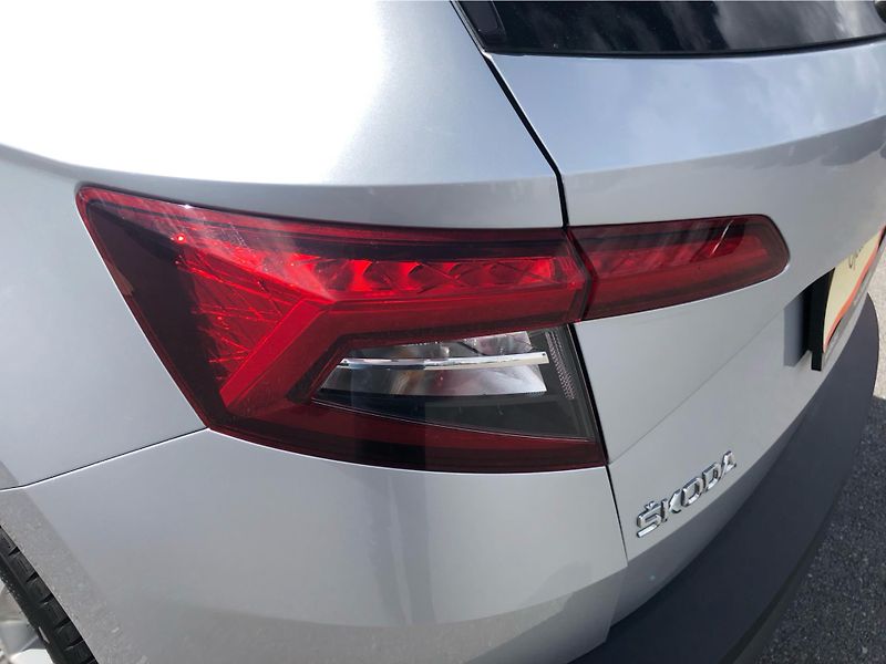 Škoda Karoq 1,5TSi 110kW STYLE PLUS COMFOR - fotka 26 z 30